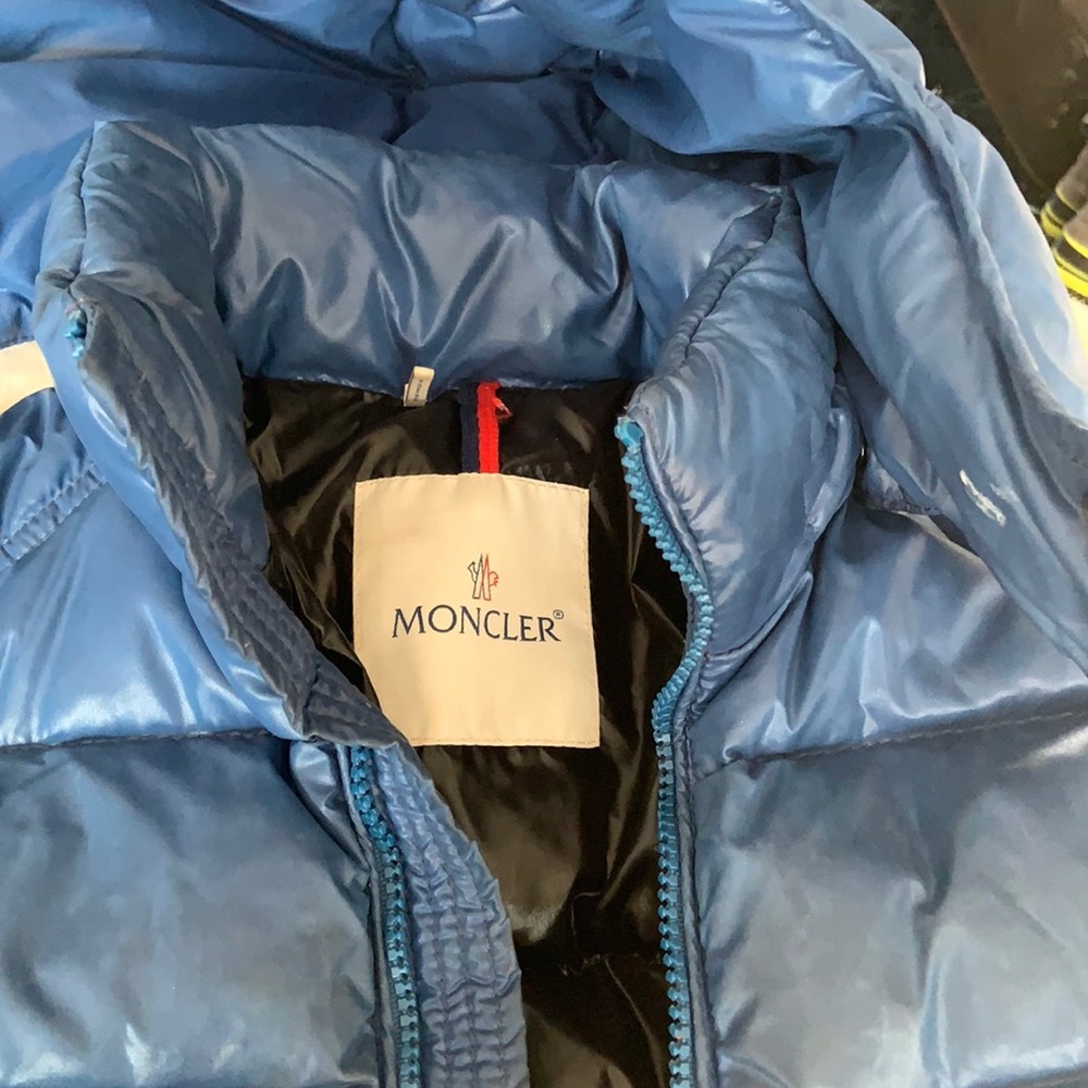 COPY - Blue moncler puffer w/removable hood. Size 6. 1 snap missing where hood …